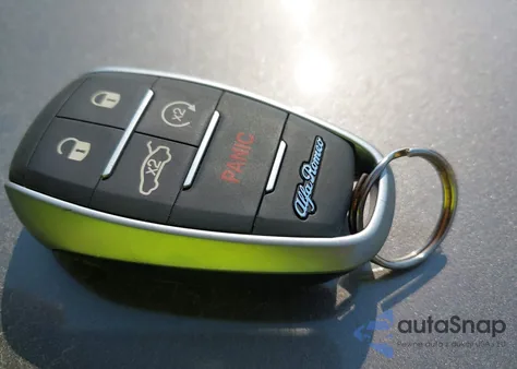 2019 Alfa Romeo Stelvio Ti Awd z USA, uszkodzony, nr VIN ZASPAKBNXK7C31179